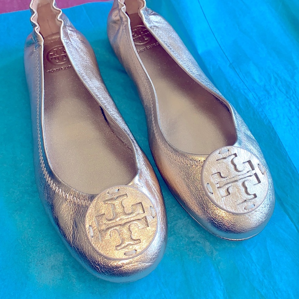 Tory Burch rose gold color 7M